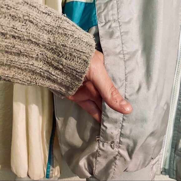 HI-FIVE SPORTS Retro 90’s Hipora Windbreaker. - Picture 5 of 9